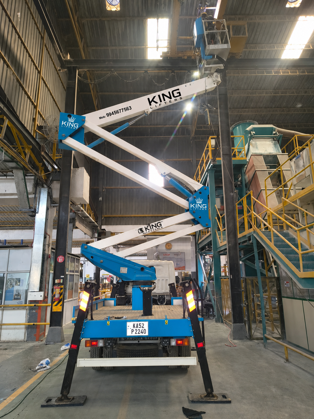 24m truck mounted manlift